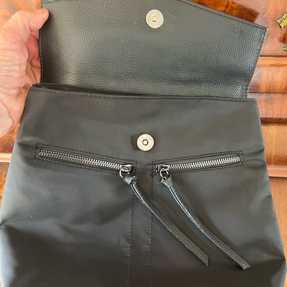 BOTKIER  NYLON TRAVEL CROSSBODY black NWT. Snap closure. Two front zippers - Picture 11 of 13